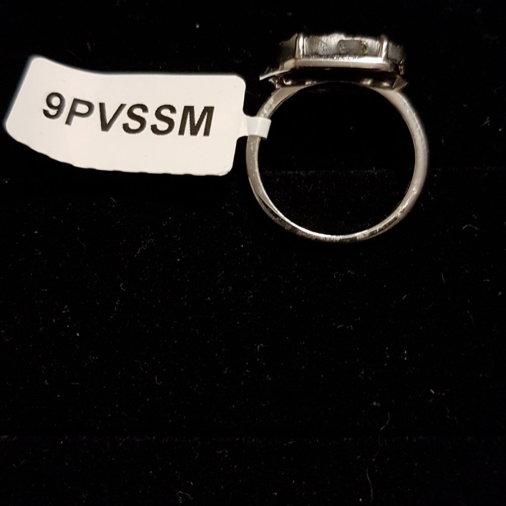 Stunning Unique Ring - Picture 3 of 5